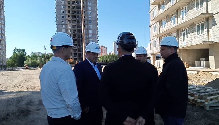 В Красноярске достраивают ЖК «Квадро» для обманутых дольщиков