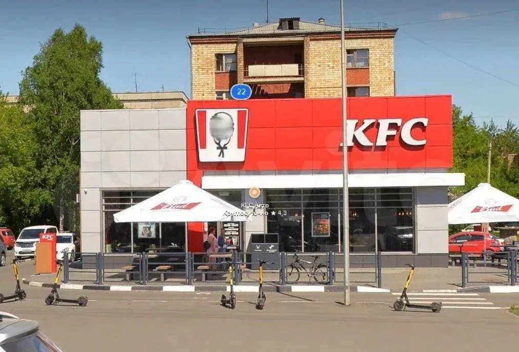 В Красноярске за 120 млн рублей продают KFC на Маерчака
