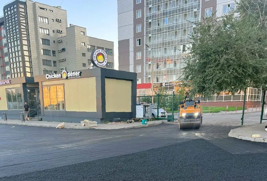 В Красноярске на улице Петра Подзолкова сделали парковку по просьбе жителей