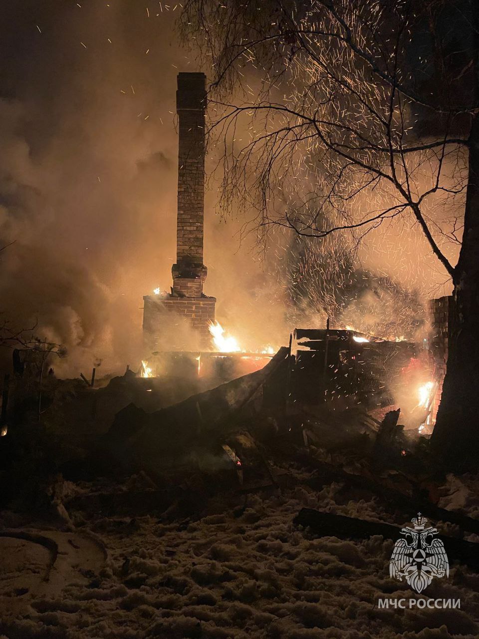 В Красноярском крае в пожаре в дачном доме погиб мужчина