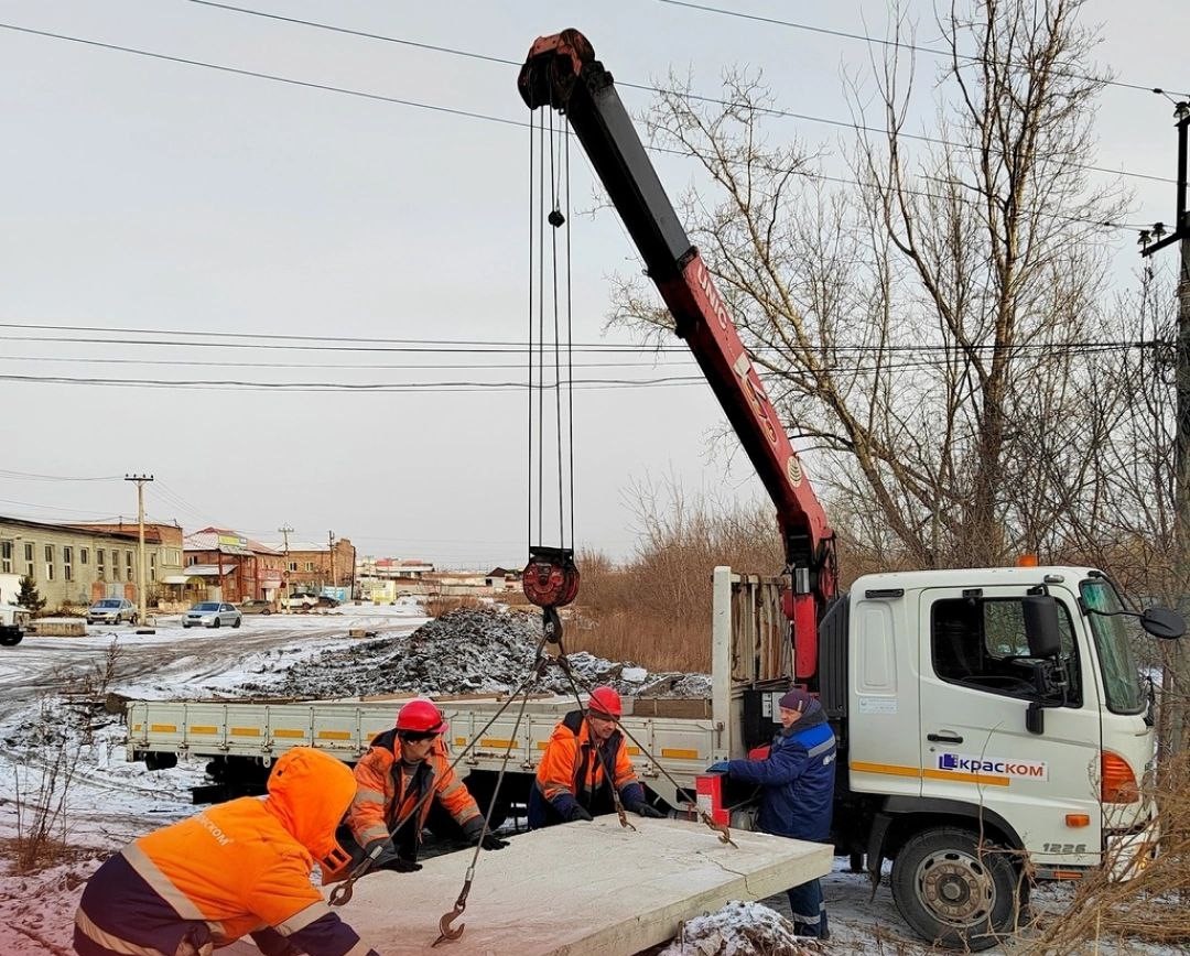 В Красноярске на улице Маерчака заблокировали незаконную точку слива «черных» ассенизаторов