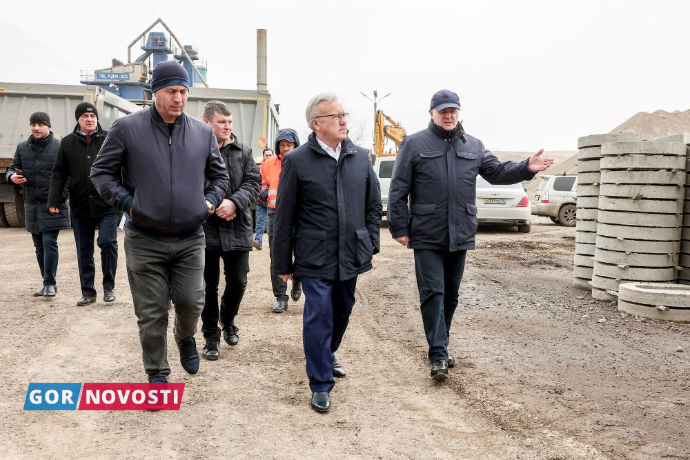 усс и логинов
Дмитрий Шабалин