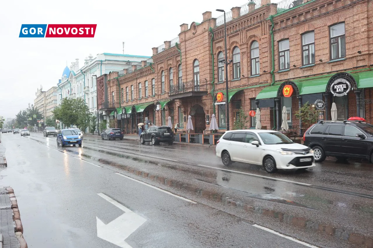 В Красноярске начали эвакуировать неправильно припаркованные в центре машины