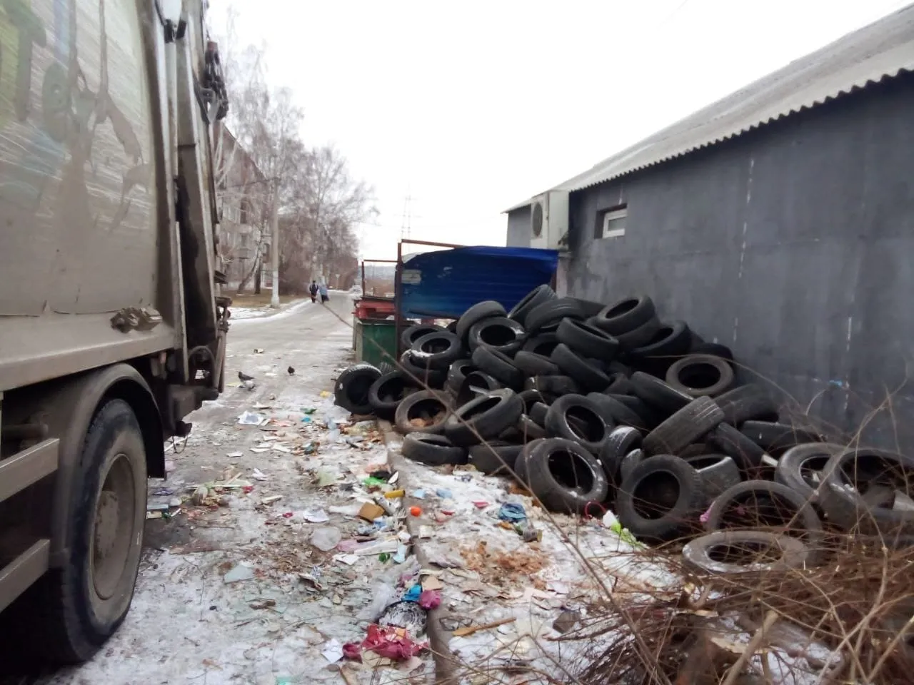 В Красноярске почти 60 шиномонтажек и автомастерских принимают отработавшие шины и покрышки