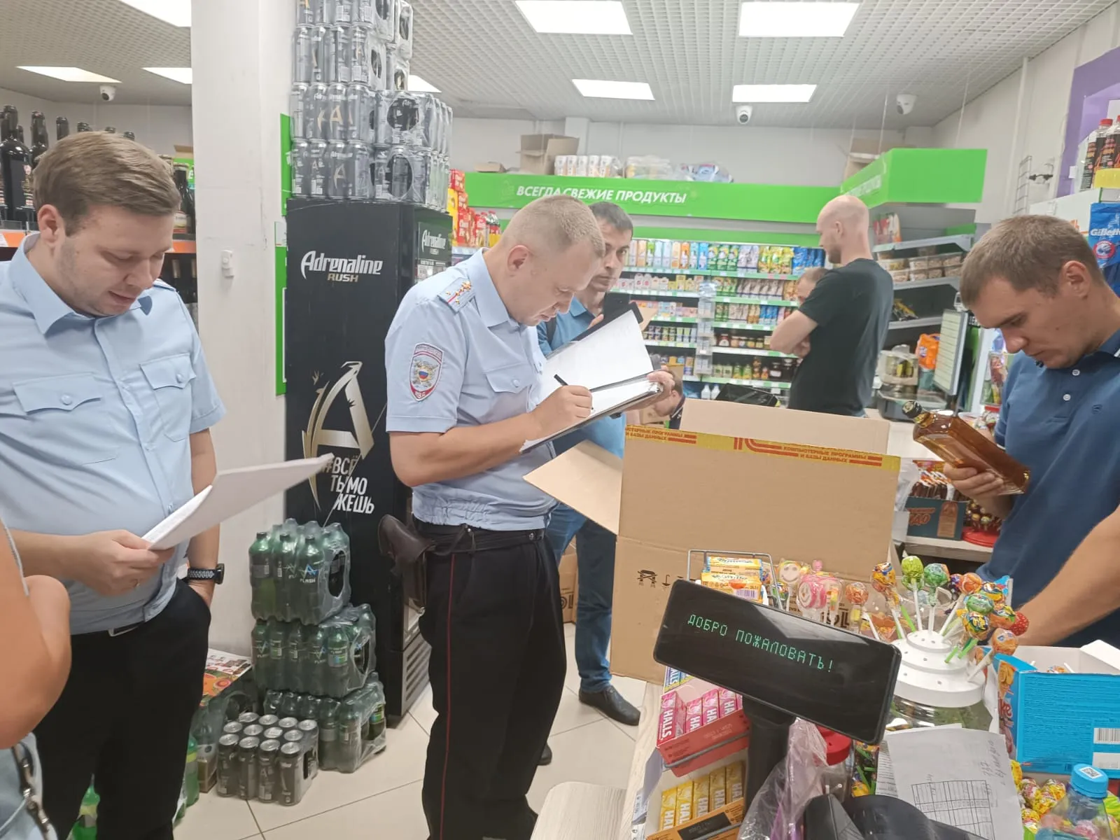 В Красноярске из магазина Железнодорожного района изъяли тонну крепкого алкоголя