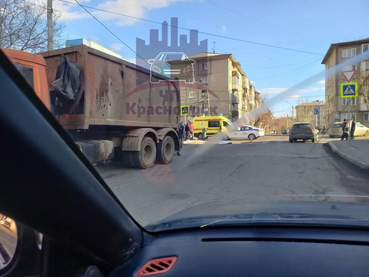 Мать погибшего в аварии 10-летнего мальчика скончалась в больнице Красноярска