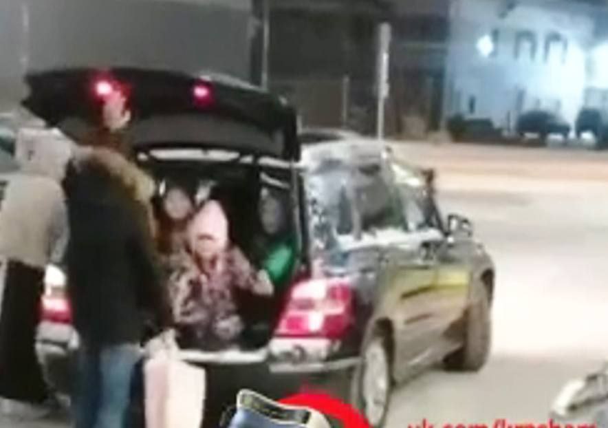 Перевозившего детей в багажнике машины водителя привлекли к ответственности