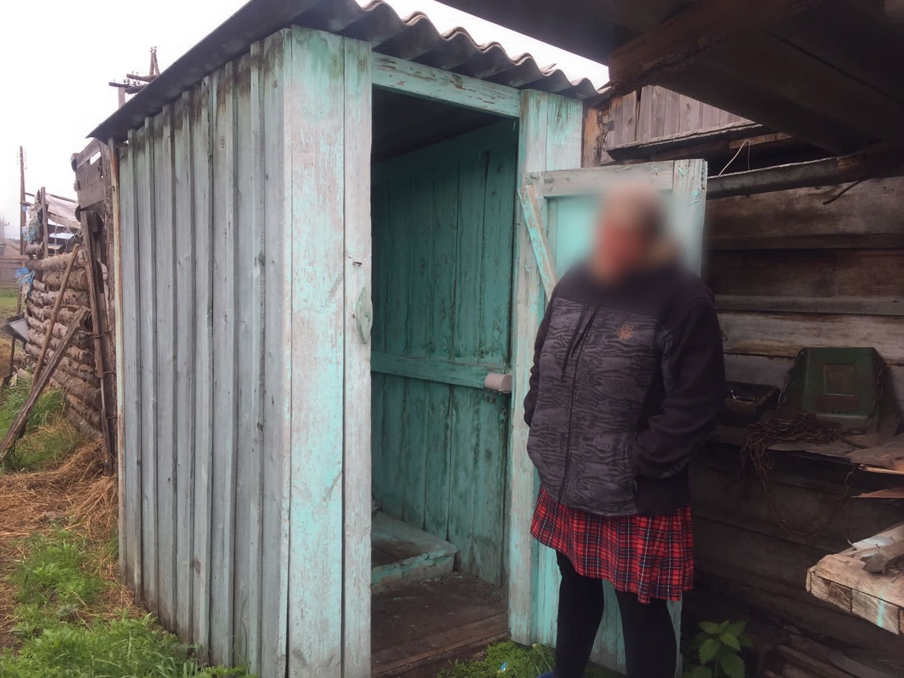 В Красноярском крае тело новорожденной девочки нашли в сарае