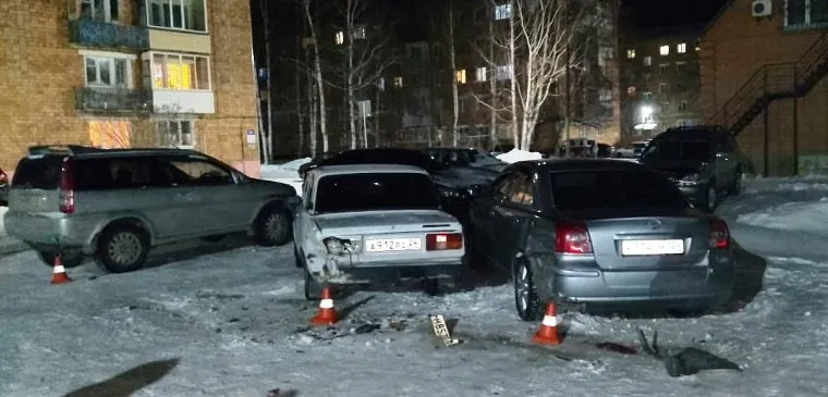В Красноярском крае 15-летний подросток устроил массовую аварию и повредил три машины