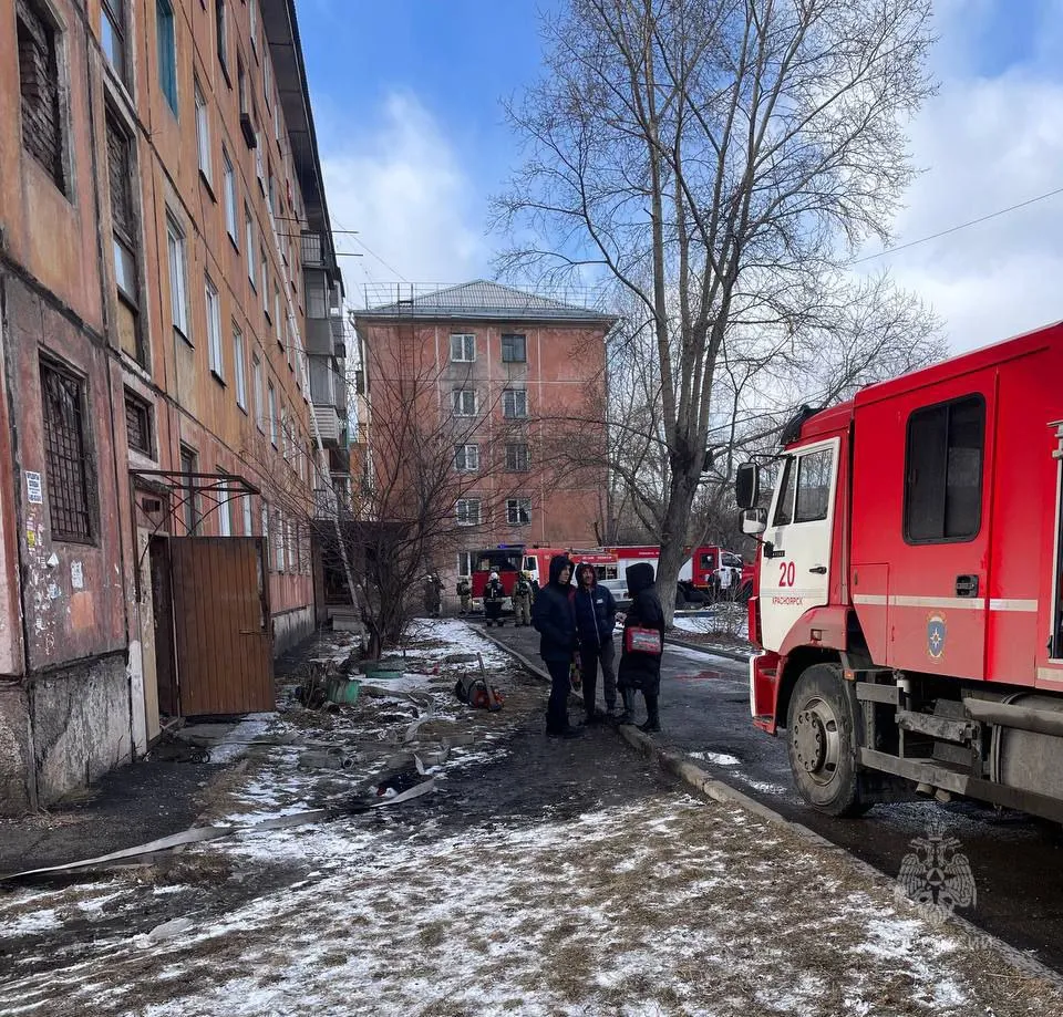 Красноярец погиб в горящей квартире на улице Кутузова