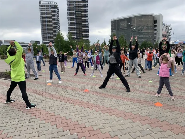 В Советском районе Красноярска стартовали зарядки на открытом воздухе