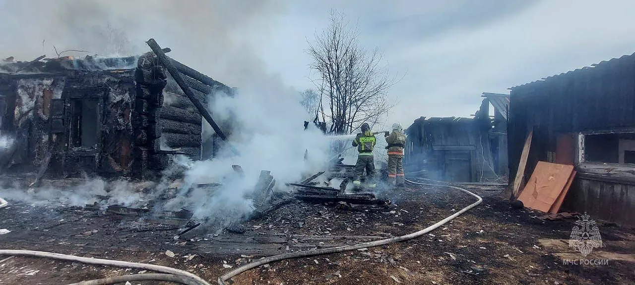 В селе Красноярского края во время пожара погибли три человека