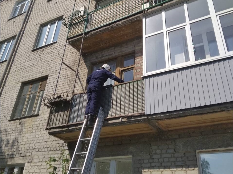 В Красноярске спасатели помогли 82-летней пенсионерке с инсультом