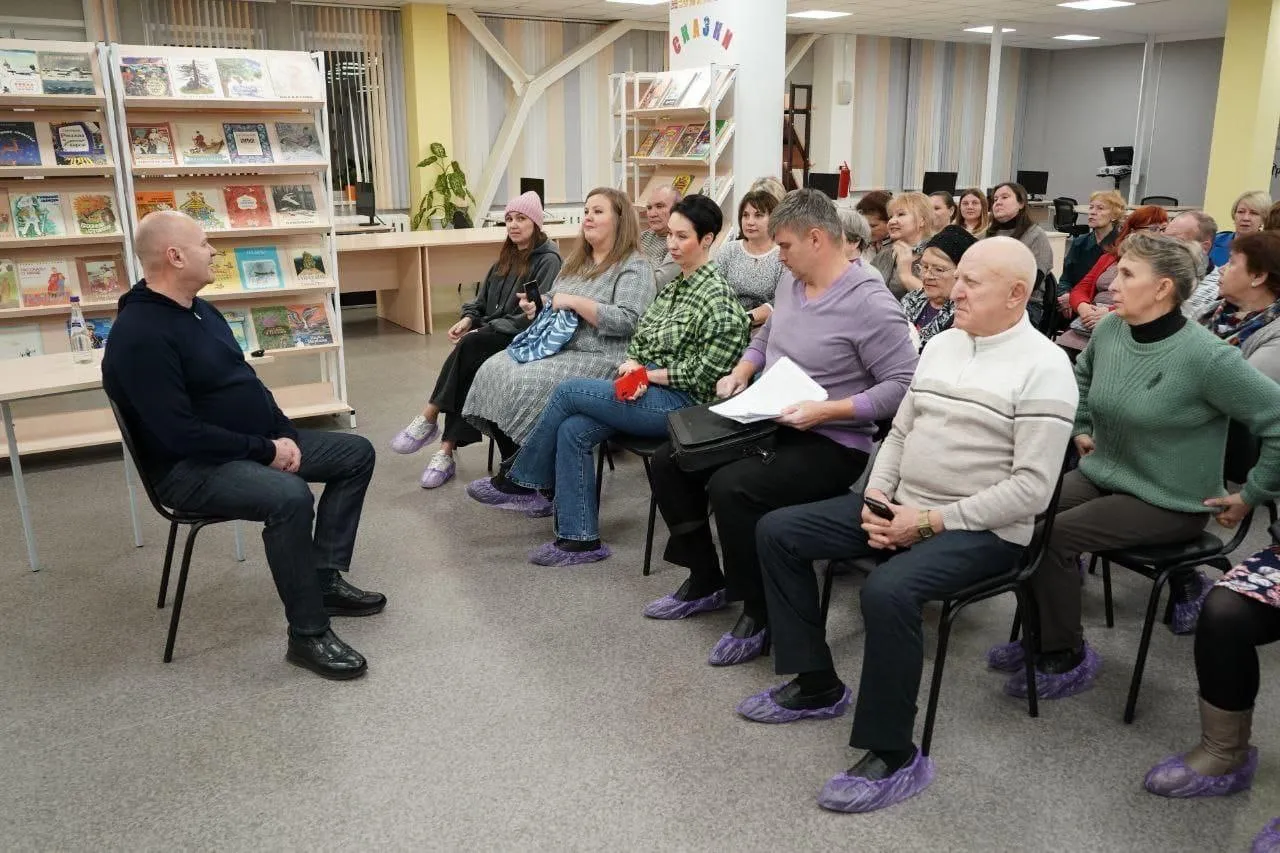 Мэр Владислав Логинов обсудил с красноярцами развитие микрорайона Западного