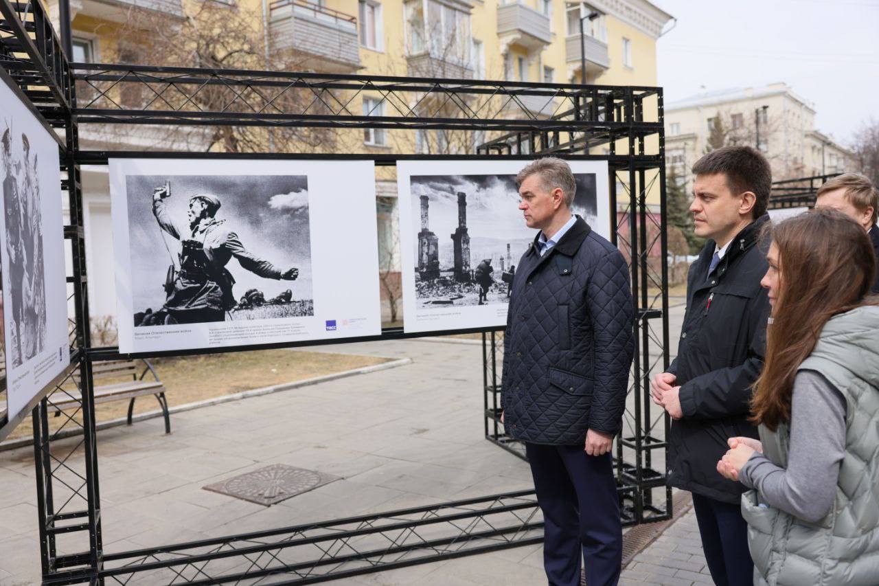 В Красноярске открылась фотовыставка «Мы этой памяти верны»