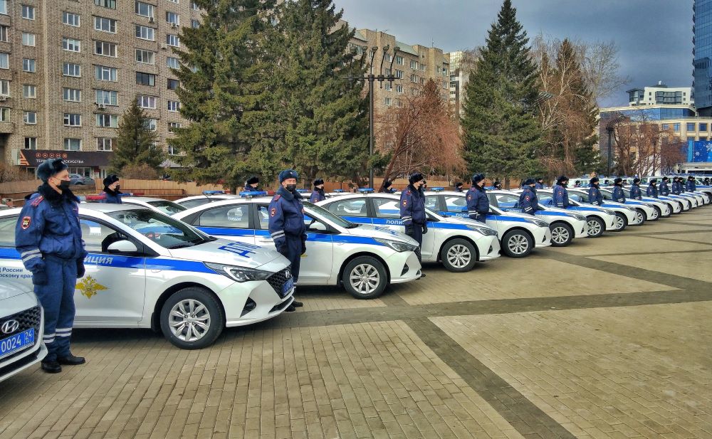 В Красноярске в ДТП на Рейдовой пострадали два человека