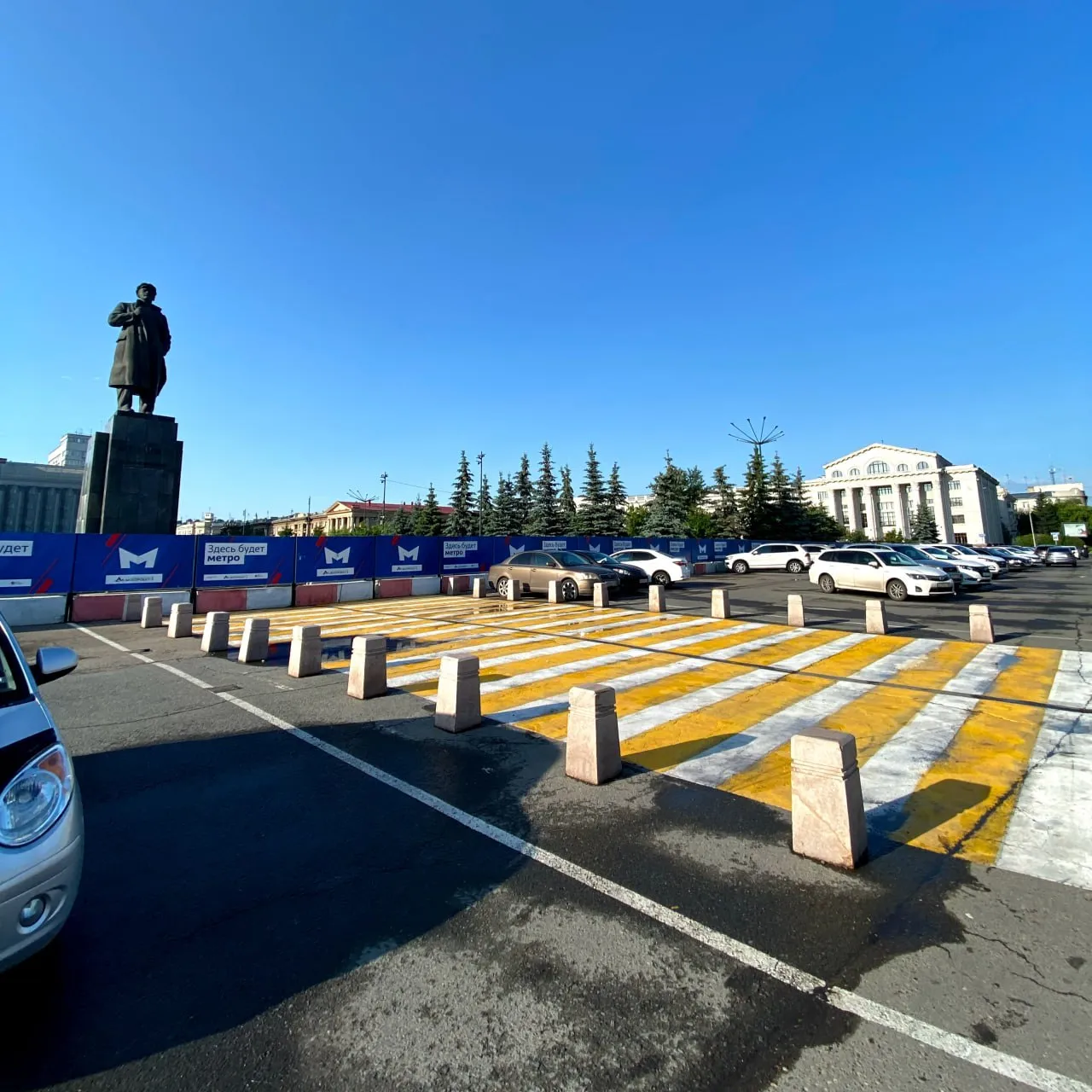 В Красноярске из-за строительства метро 25 июня закроют парковку на площади Революции