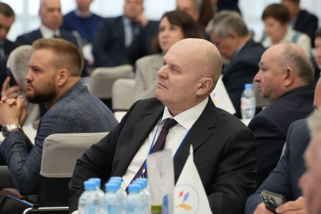 Владислав Логинов участвует в VI съезде Всероссийской ассоциации развития местного самоуправления