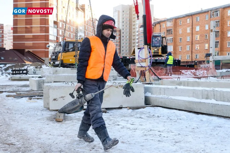 В Красноярске продолжается строительство детского сада на 190 мест в Покровском
