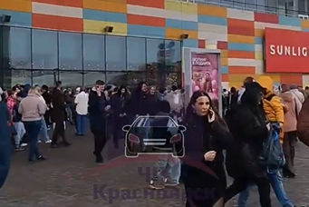 В Красноярске эвакуировали ТРЦ «Планета»
