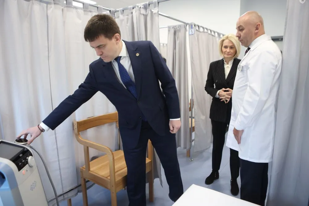 Виктория Абрамченко посетила новый медцентр РУСАЛа в Красноярске