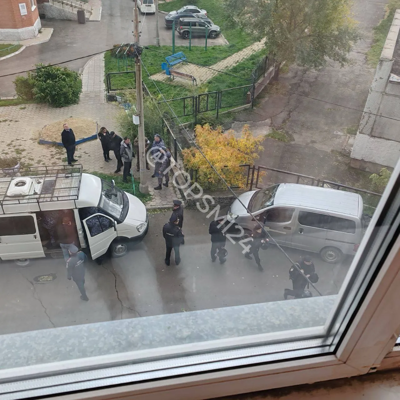В Красноярске звуки выстрелов около школы напугали местных жителей