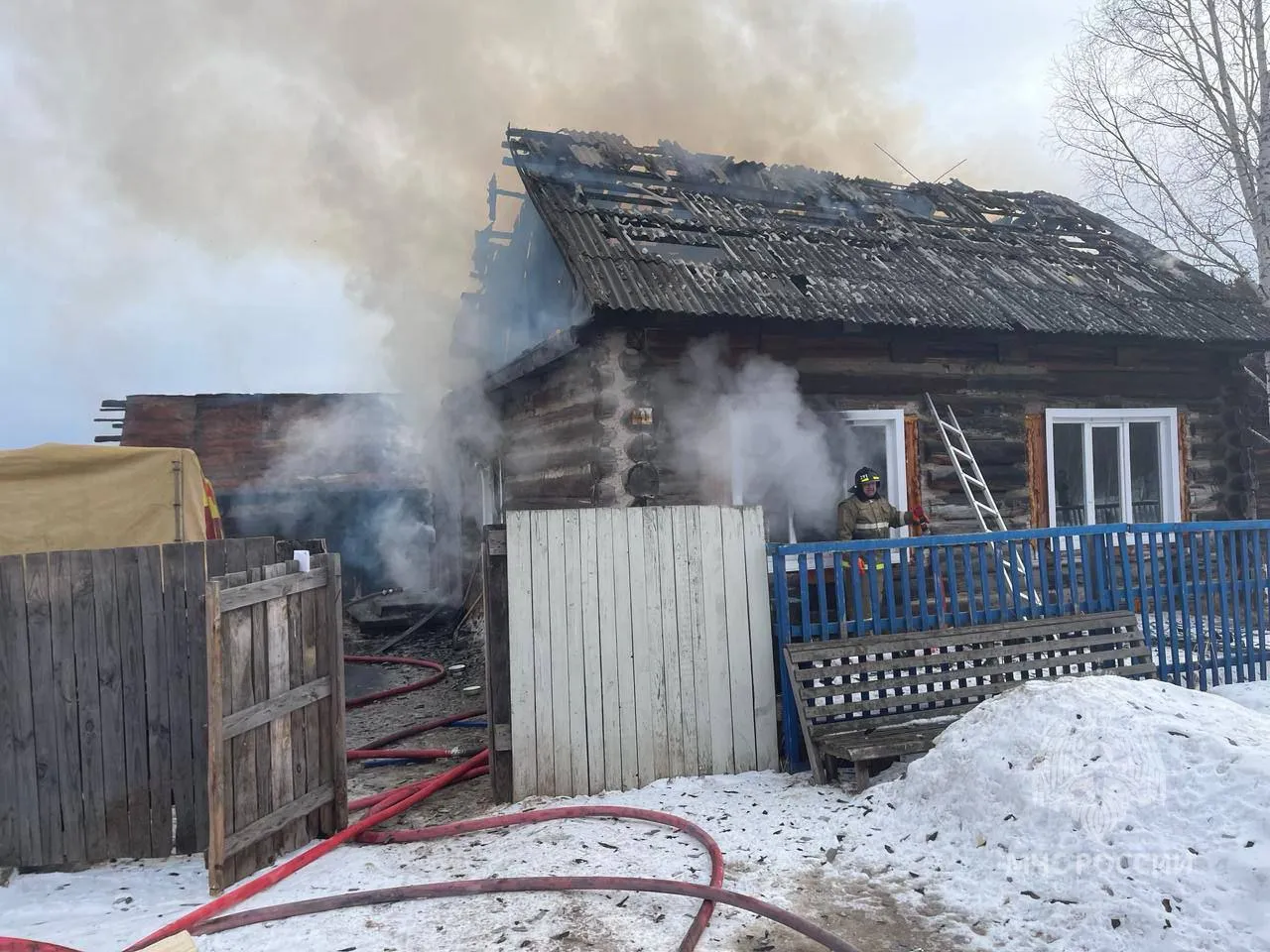В Красноярском крае во время пожара в частном доме погиб мужчина