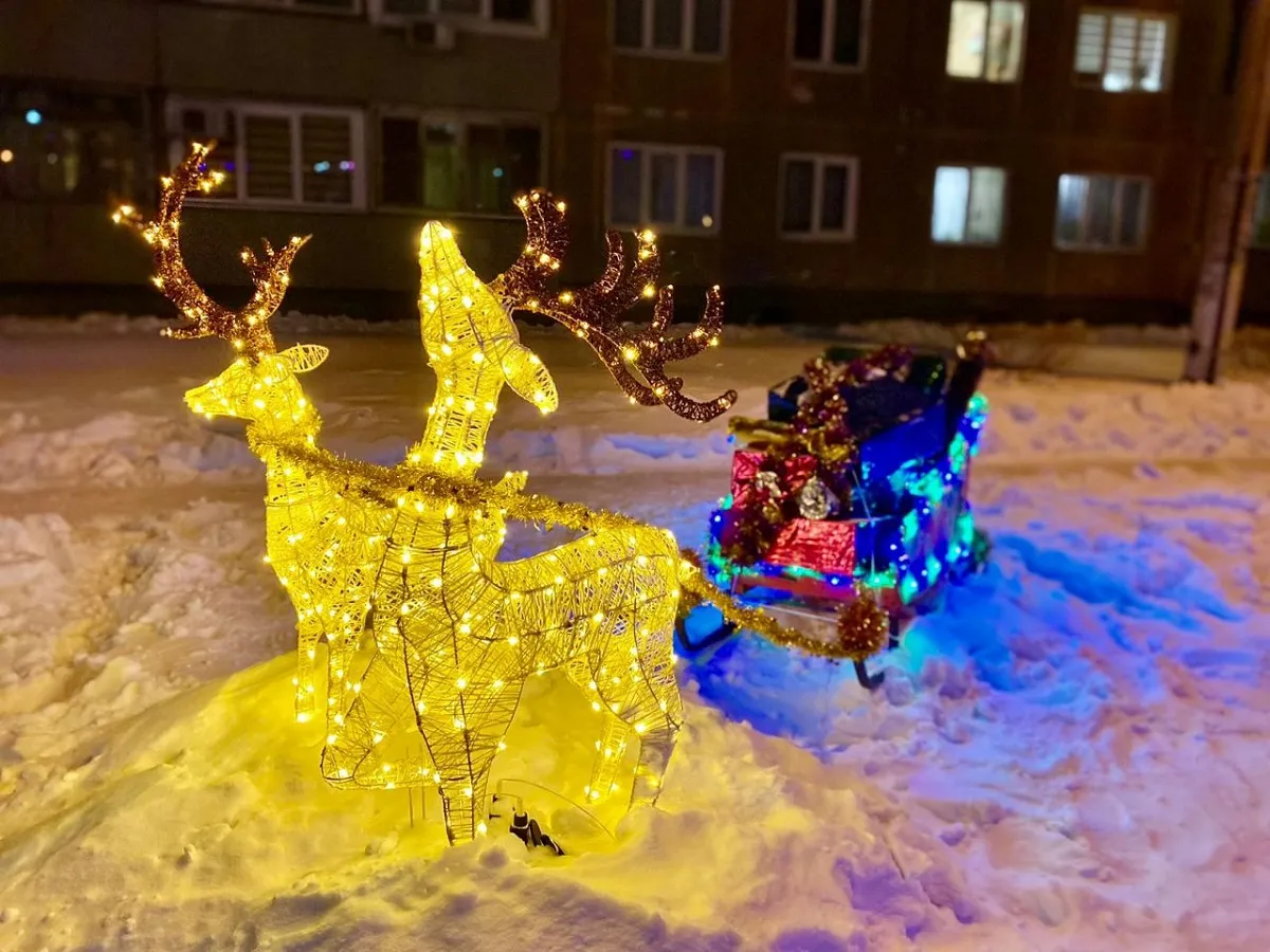 В Ленинском районе выбрали лучшие зимние дворы, витрины и территории предприятий