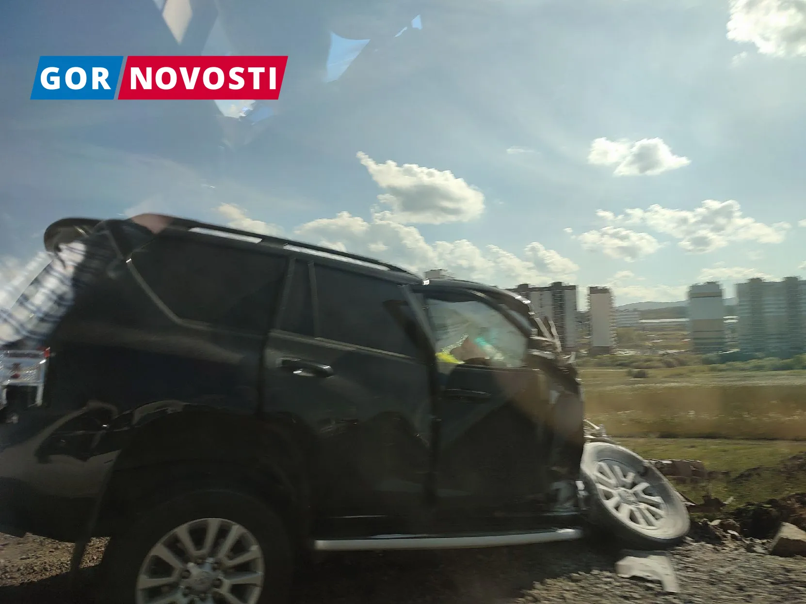 Под Красноярском в аварии с «Ленд Крузером» пострадали два человека