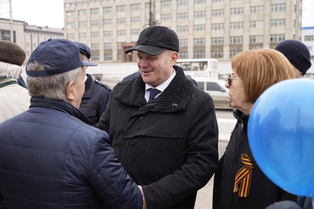 Глава Красноярска Владислав Логинов поздравил горожан с Днем Весны и Труда