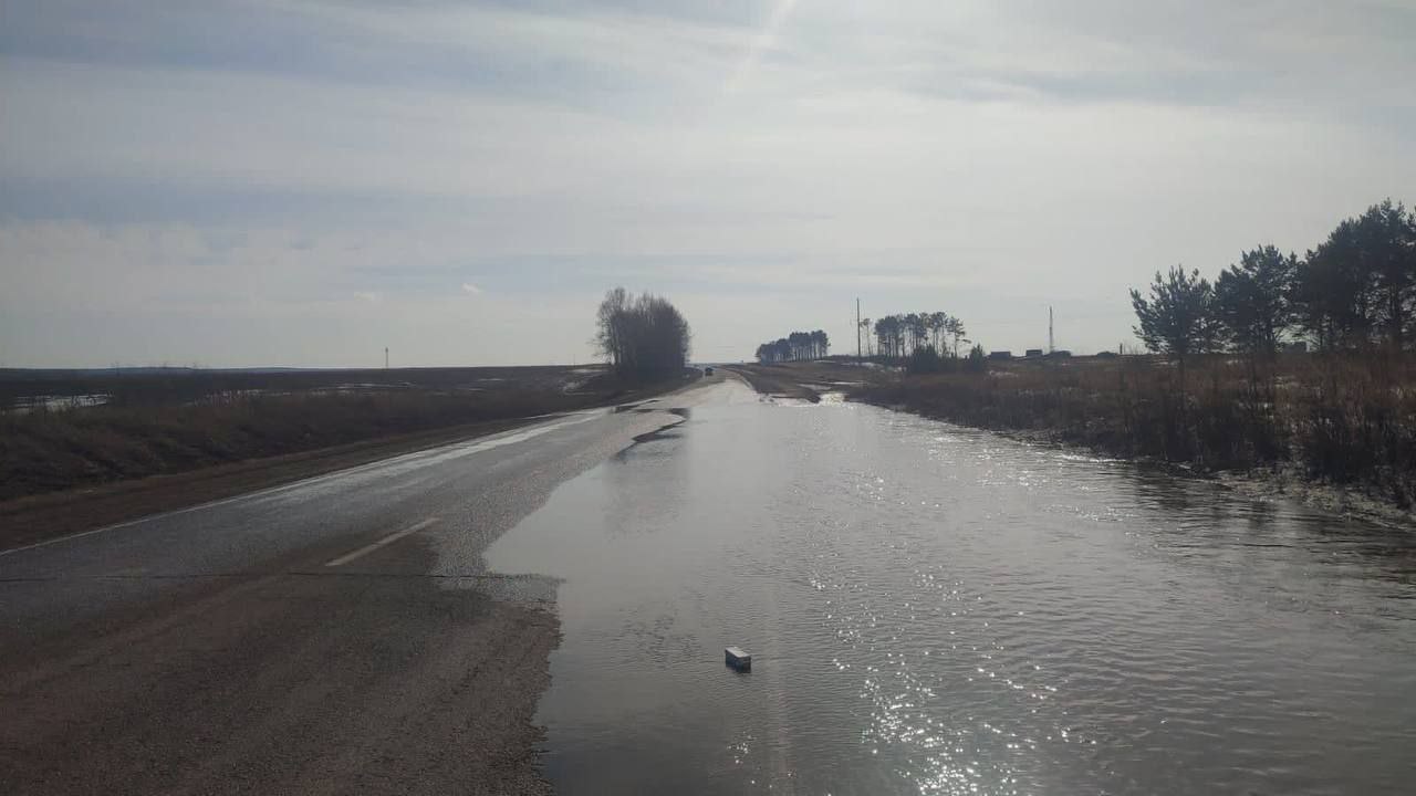 На трассе Красноярск — Енисейск затруднено движение из-за подтопления