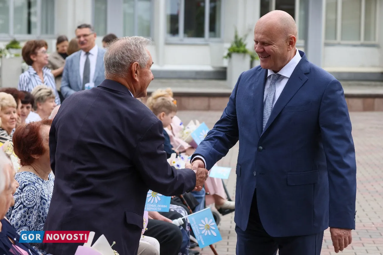 Поздравление семей.
Дмитрий Шабалин