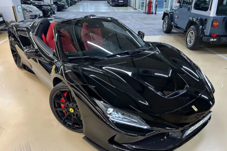 В Красноярске за 32,5 миллиона рублей продают автомобиль Ferrari