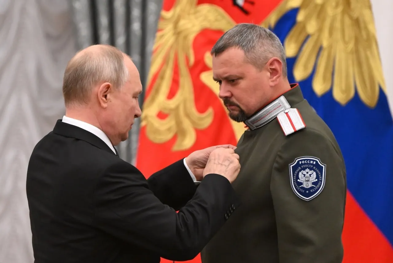 Владимир Путин вручил Золотую звезду Героя России казаку из Канска Олегу Ликонцеву