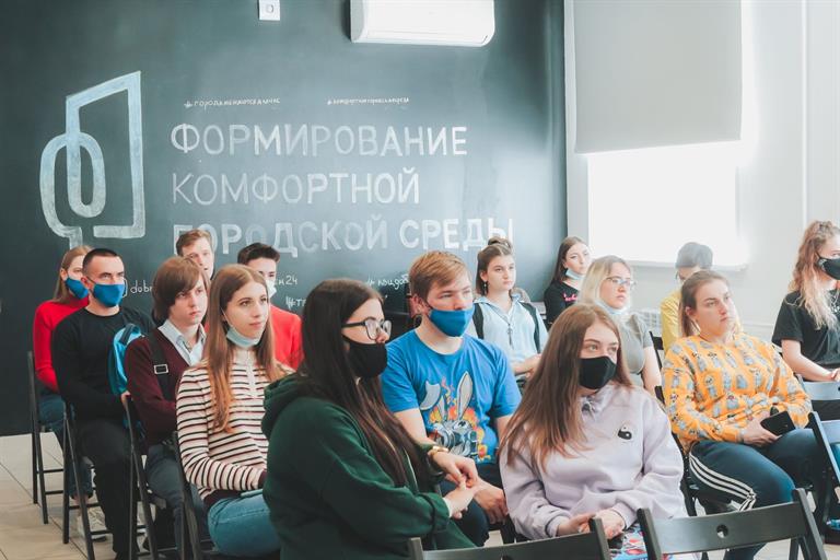В Красноярске ищут волонтеров для помощи в голосовании за новые скверы