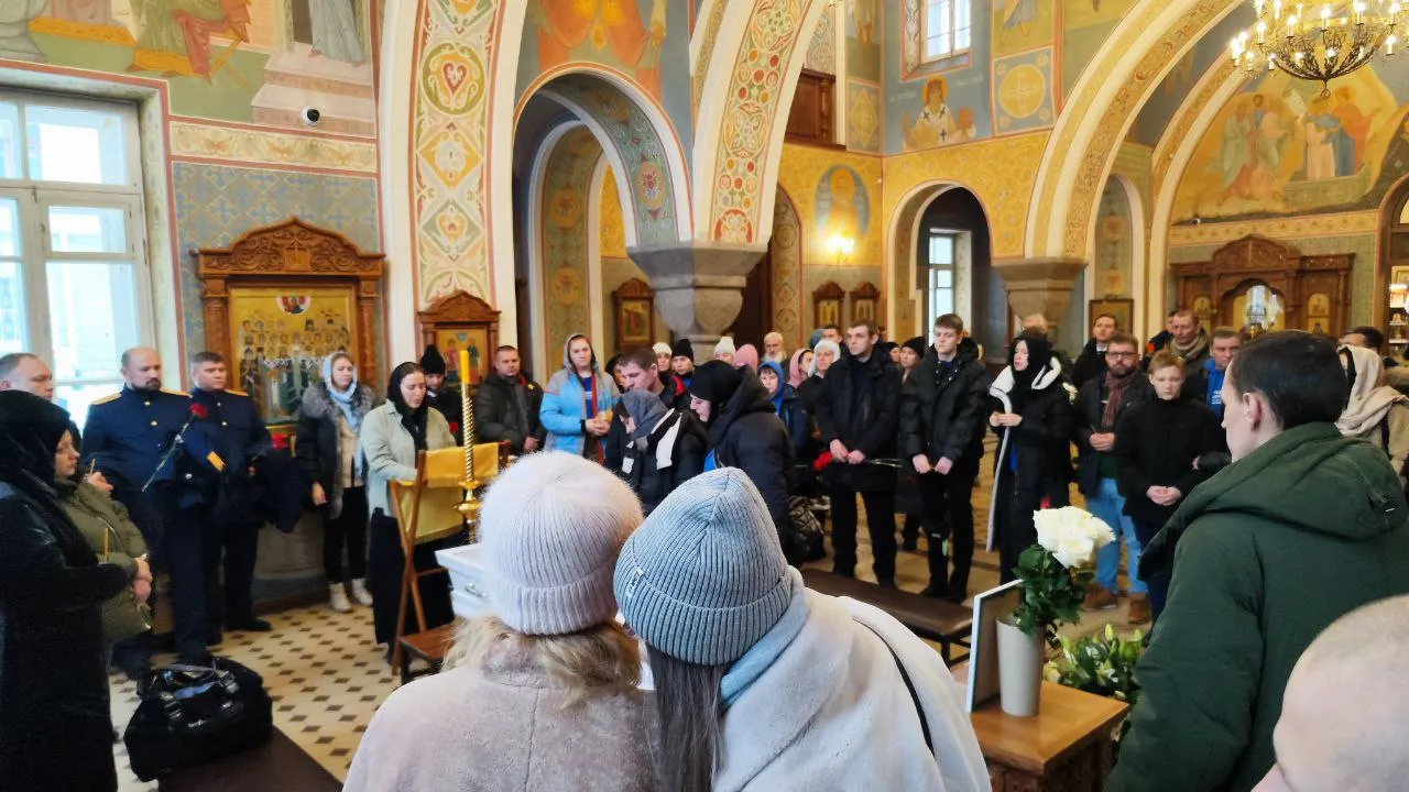 В Красноярске простились с руководителем волонтеров-поисковиков Оксаной Василишиной