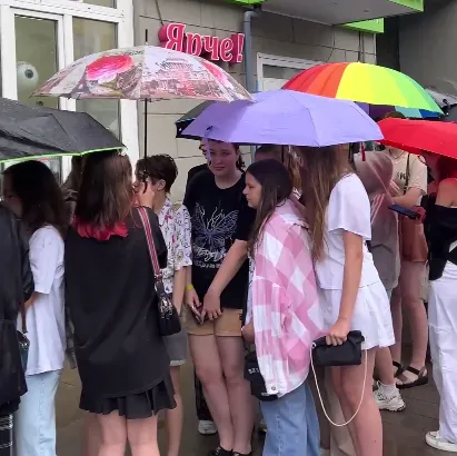 В Красноярске на открытии корейского кафе Chicko выстроилась очередь