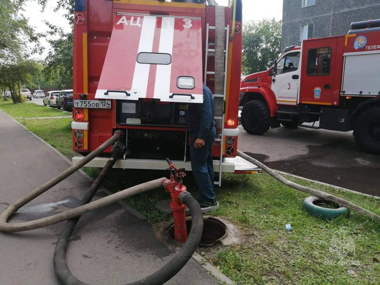 В Красноярске в квартире жилого дома на улице Карбышева произошел пожар