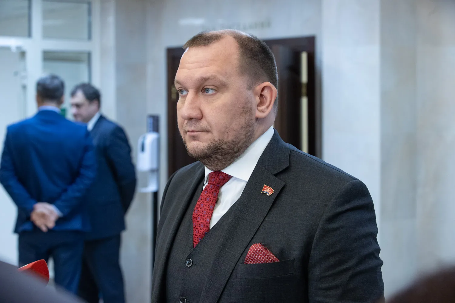 В парламенте Красноярского края обсудили меры поддержки многодетных семей