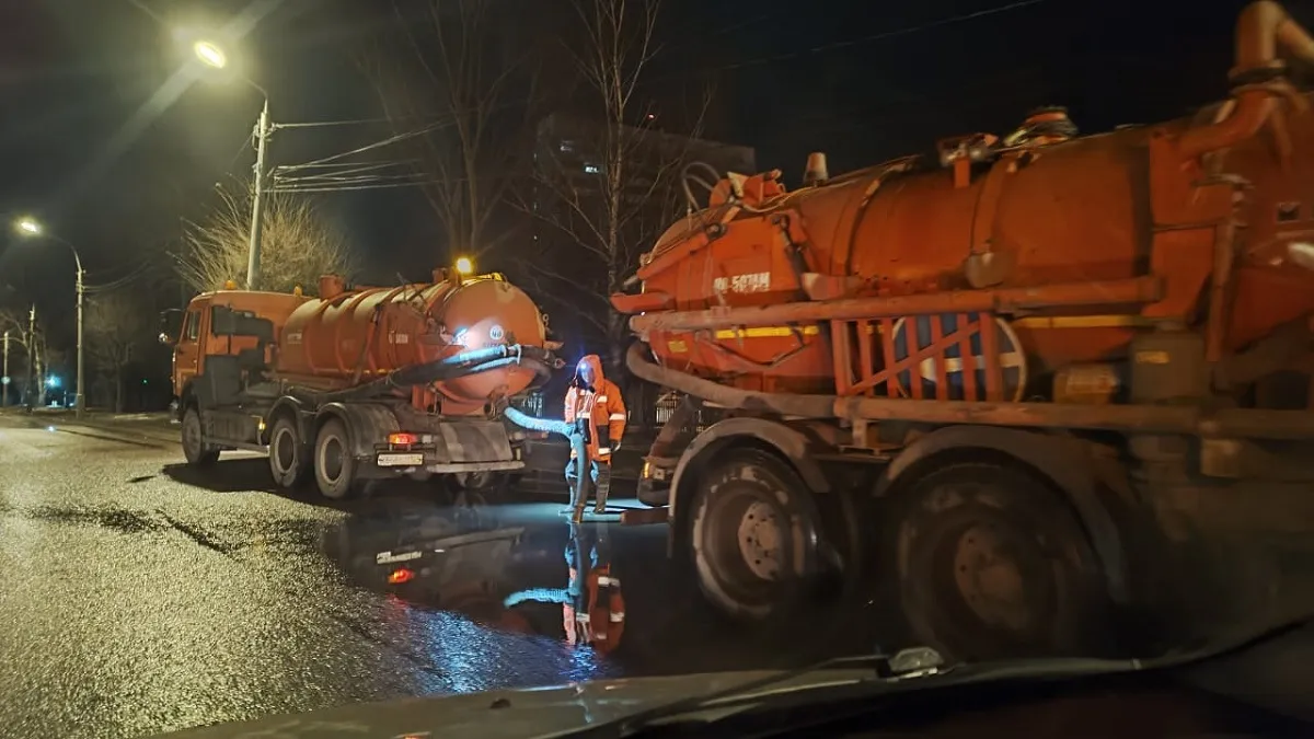В Красноярске начался сезон влажной уборки улиц