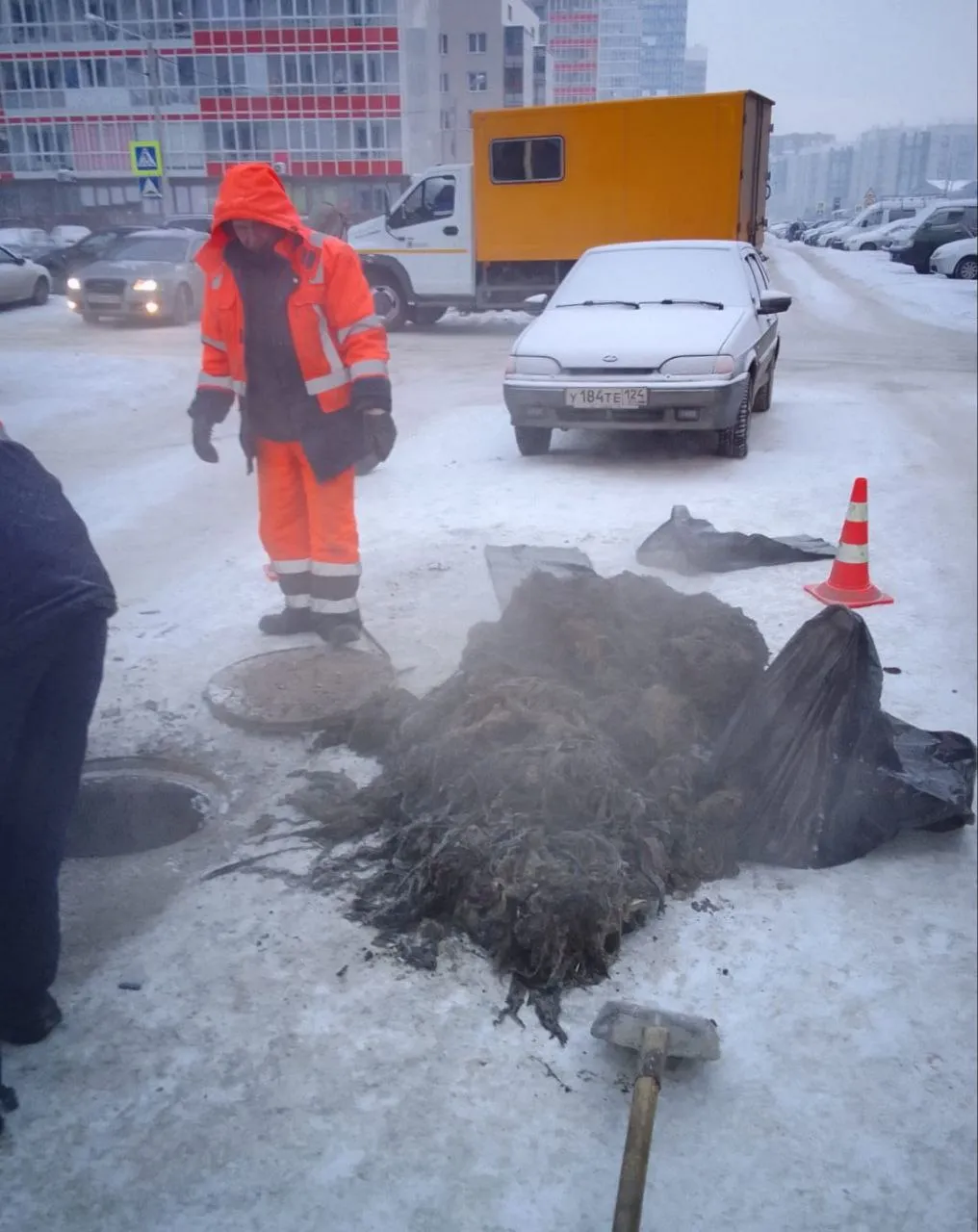 В Красноярске за первые дни 2024 года устранили больше 200 засоров канализации