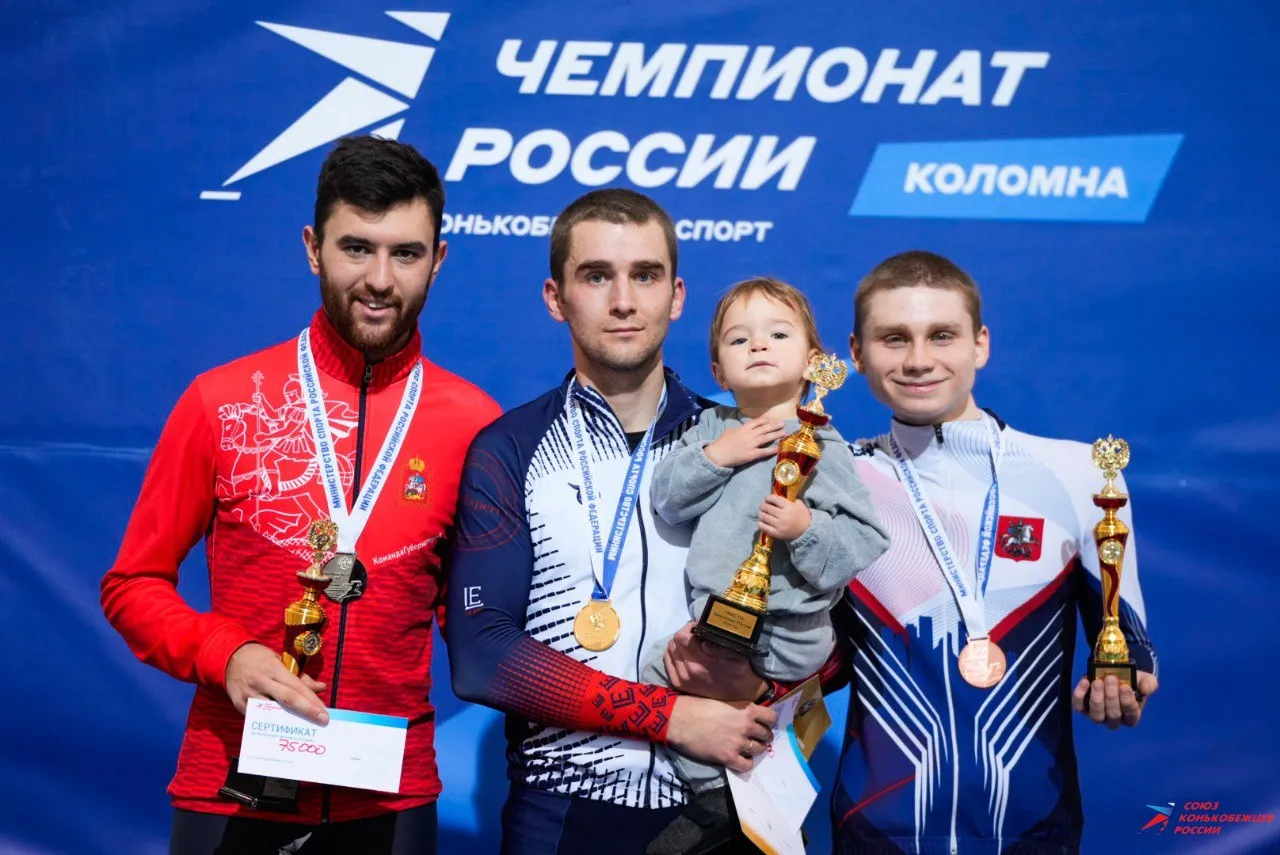 Конькобежцы из Красноярска завоевали 5 медалей на чемпионате страны