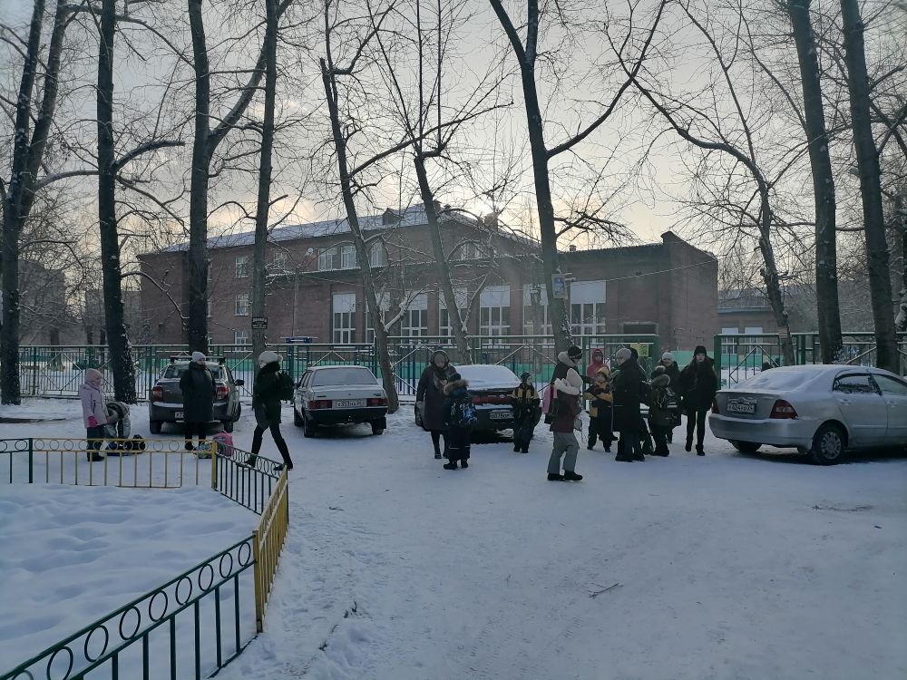 В школы Минусинска второй день приходят сообщения о минировании