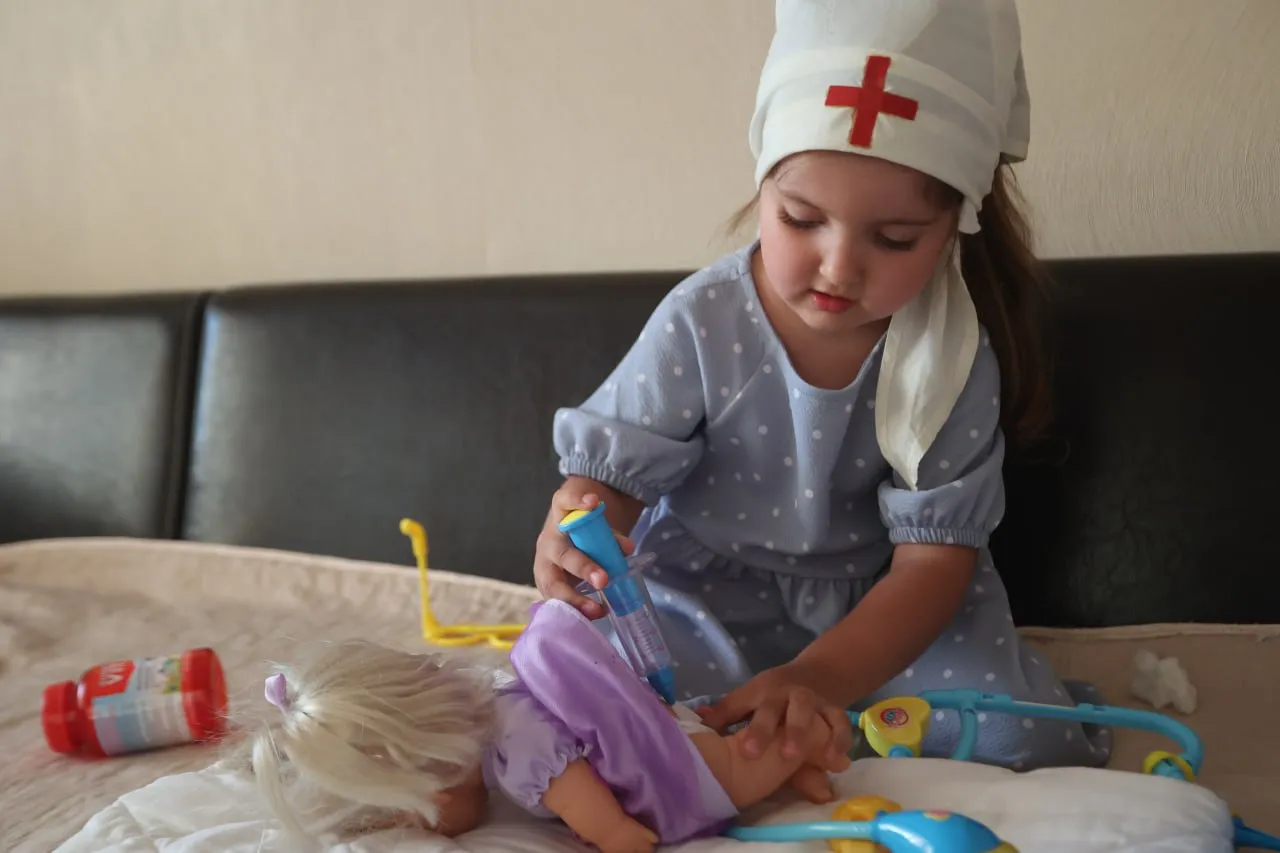 «Мечтала быть следователем, а стала портным». Красноярцы рассказали, кем хотели быть в детстве