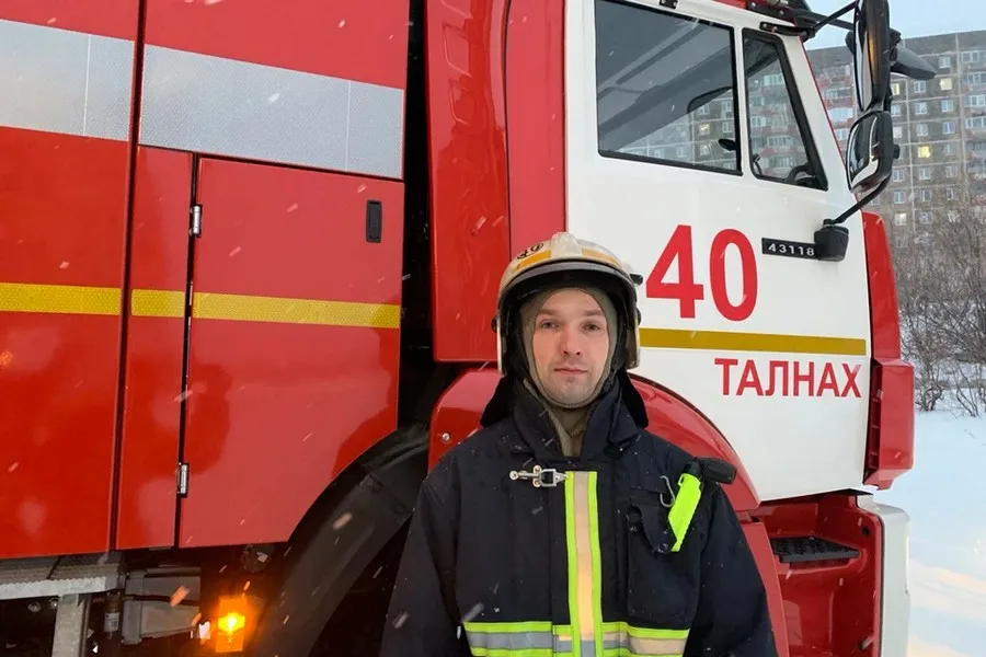 Пожарный рассказал о спасении 23 питомцев из горящей квартиры на севере Красноярского края