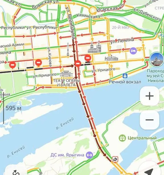 На Коммунальном мосту в Красноярске произошло массовое ДТП