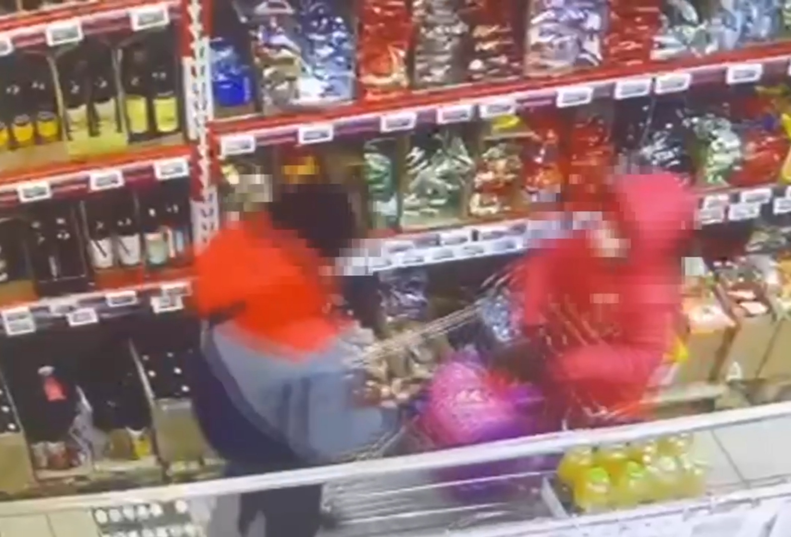 Красноярец с помощью 9-летней падчерицы крал алкоголь из магазина