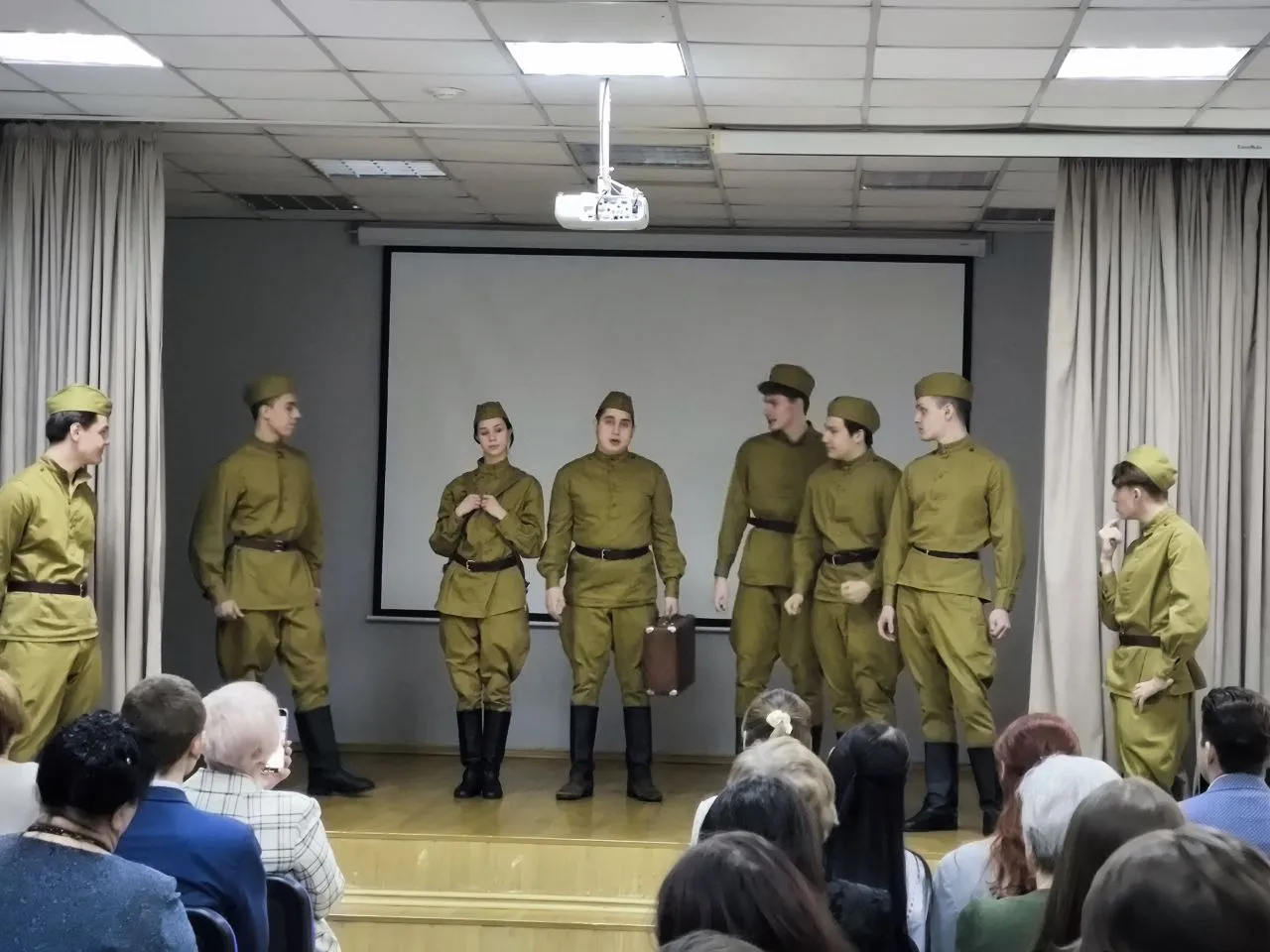 В Красноярске почтили память известного актёра кино и театра Иннокентия Смоктуновского