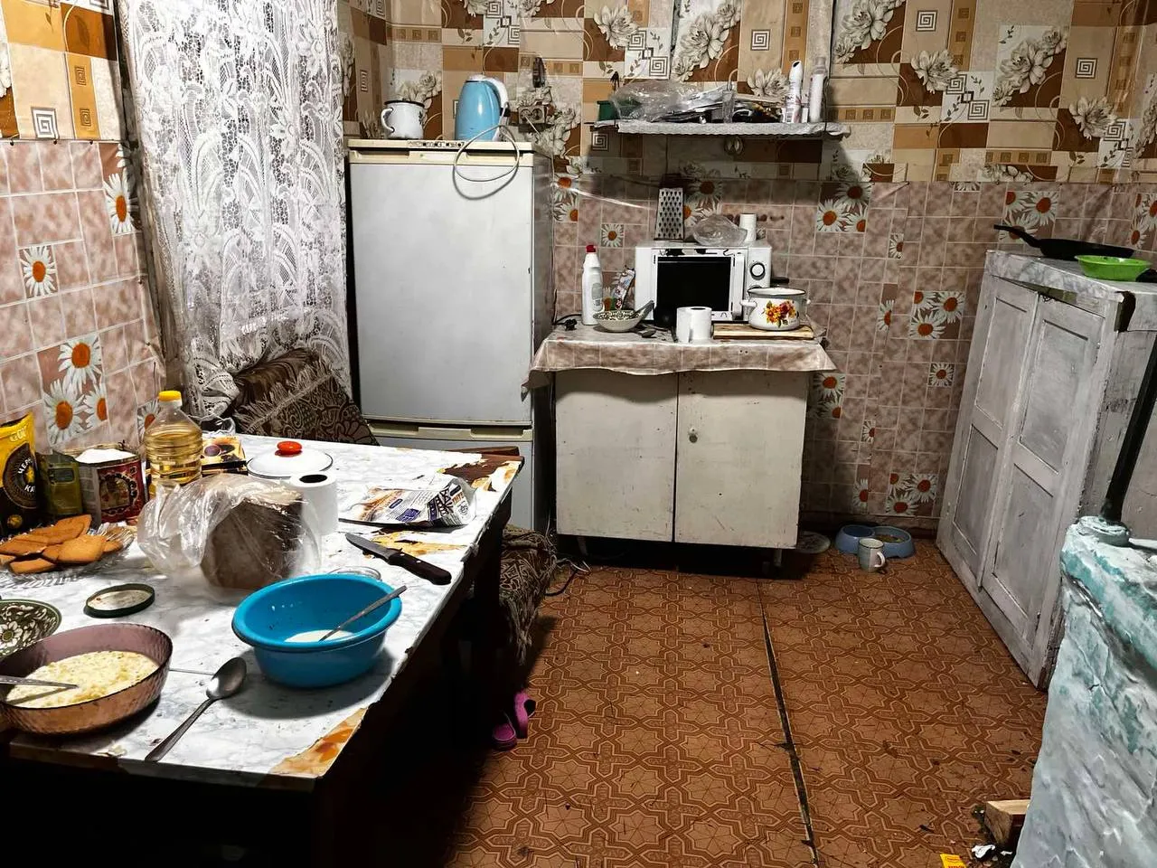 В Красноярском крае четверых голодных и замерзших детей забрали у пьющей матери