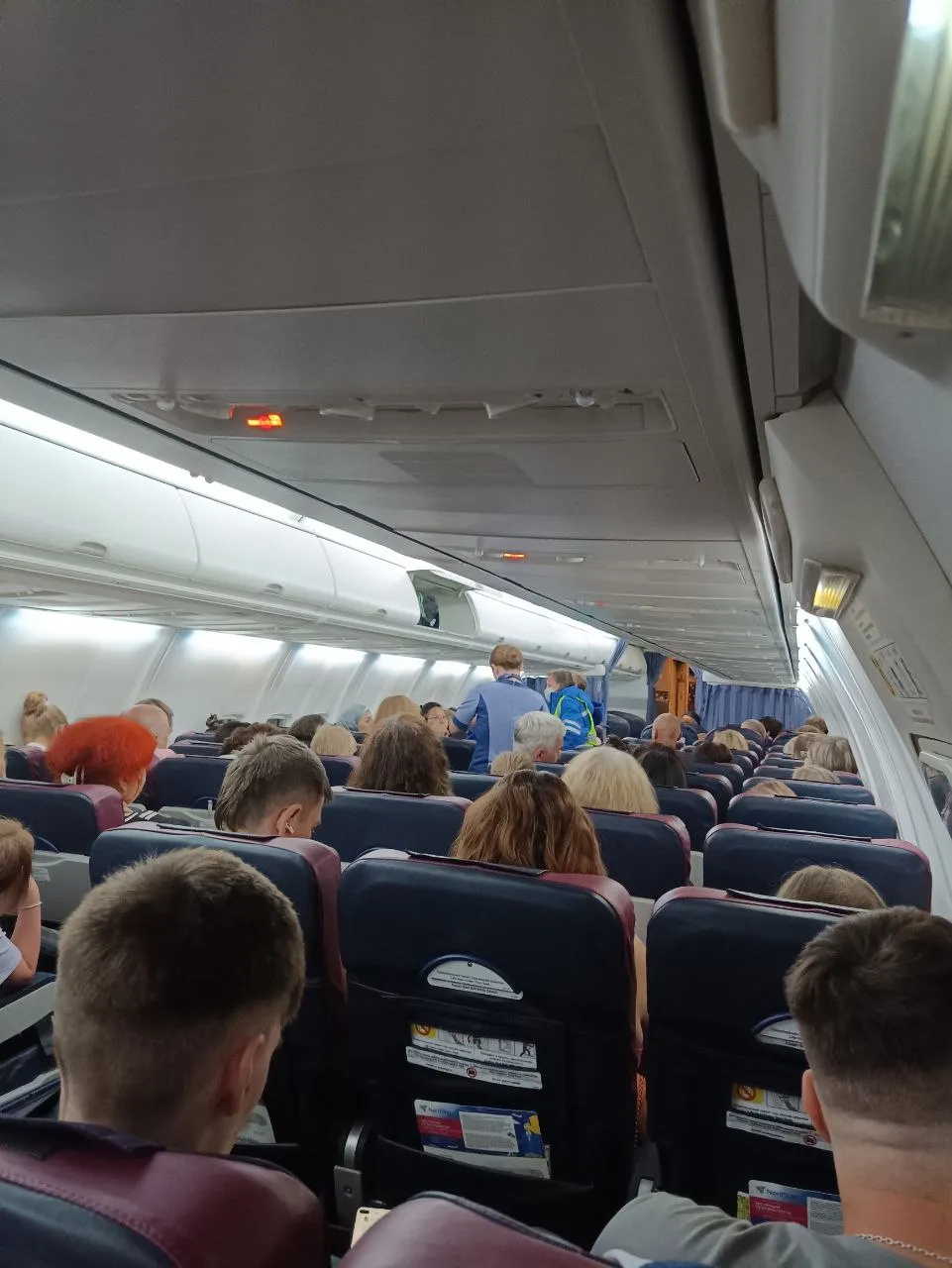Самолет из Красноярска в Санкт-Петербург совершил экстренную посадку в Екатеринбурге